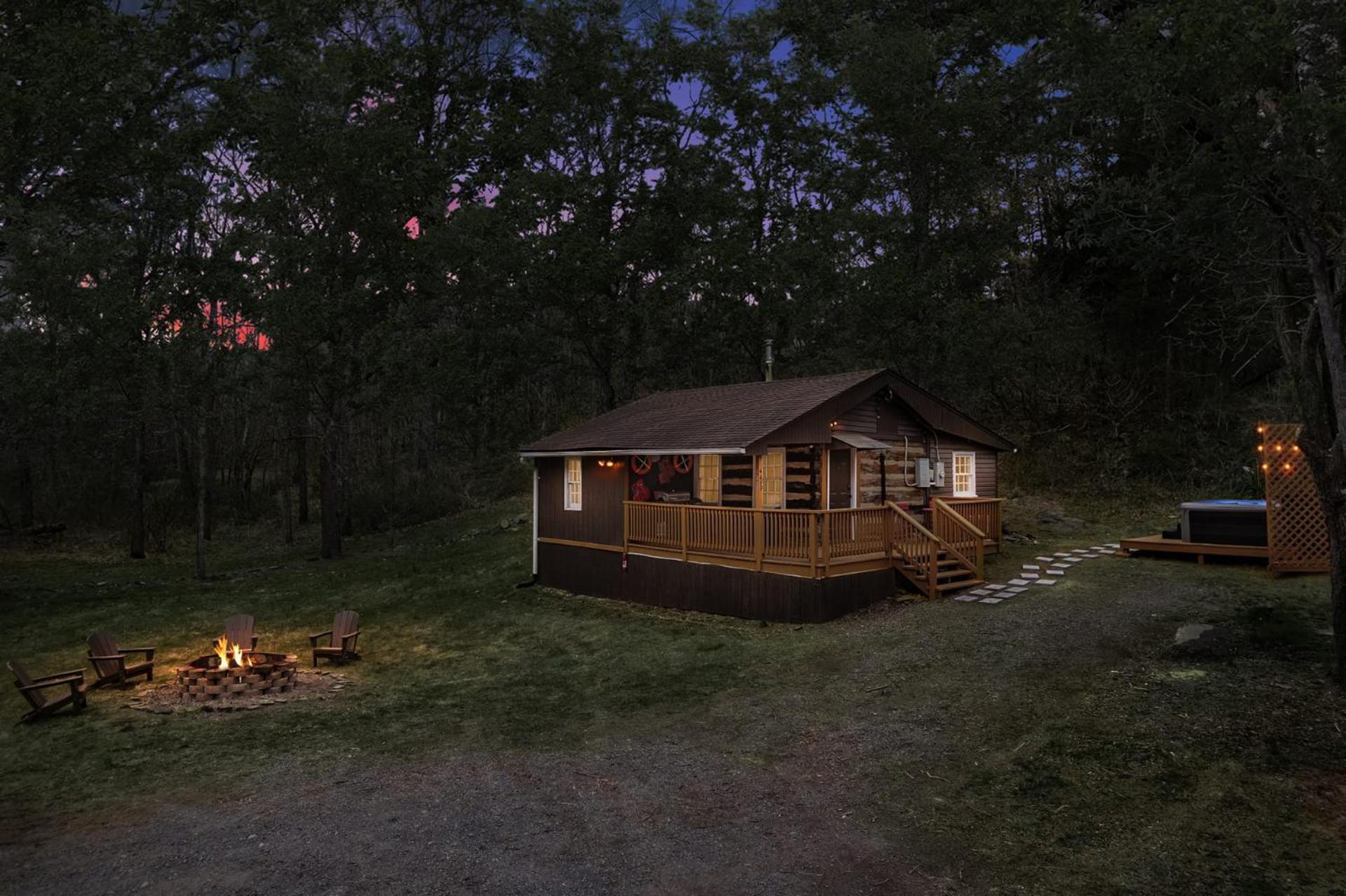 Creekside Cabin W Hot Tub, Fire Pit, Grill, Wifi! Basye Eksteriør bilde